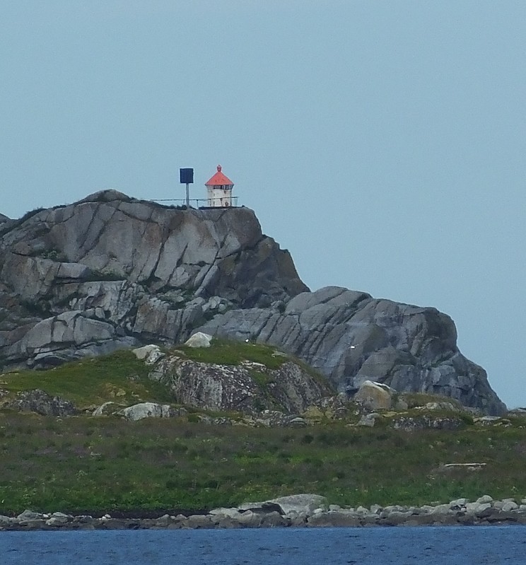 STORBORGNES - N Point - Borgvær light
Keywords: Lofoten;Norway;Norwegian sea