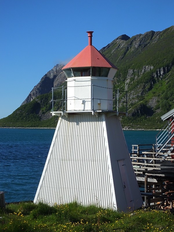 SENJA - NW Side - Bergsfjorden - Lille Bøholmen - Bøvær lighthouse
Keywords: Senja;Norway;Norwegian sea