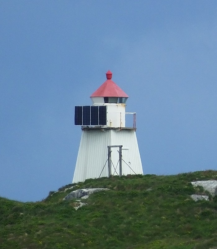 SOMMARØY - Hillesøy - Værholmen lighthouse
Keywords: Sommaroy;Norway;Norwegian sea