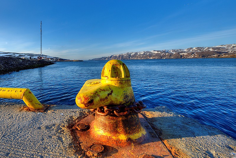BÅTSFJORD - Dampskipskaia (Steamship Quay) - E End light
Keywords: Batsfjord;Norway
