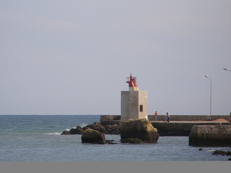 Algarve / Lagos West mole light
Keywords: Lagos;Algarve;Portugal;Atlantic ocean