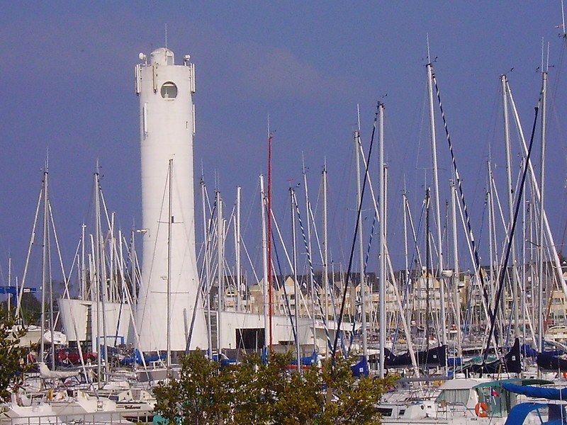 Arzon / Port Crouesty Rear Range lighthouse
Keywords: Port Crouesty;Arzon;Bay of Quiberon;France
