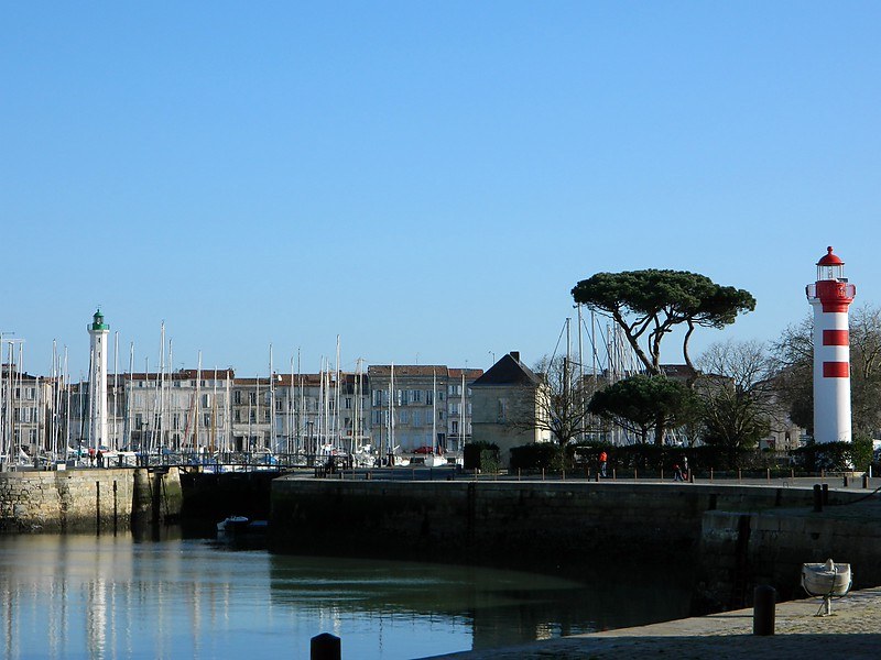 La Rochelle port range lighthouses
Keywords: La Rochelle;France;Bay of Biscay