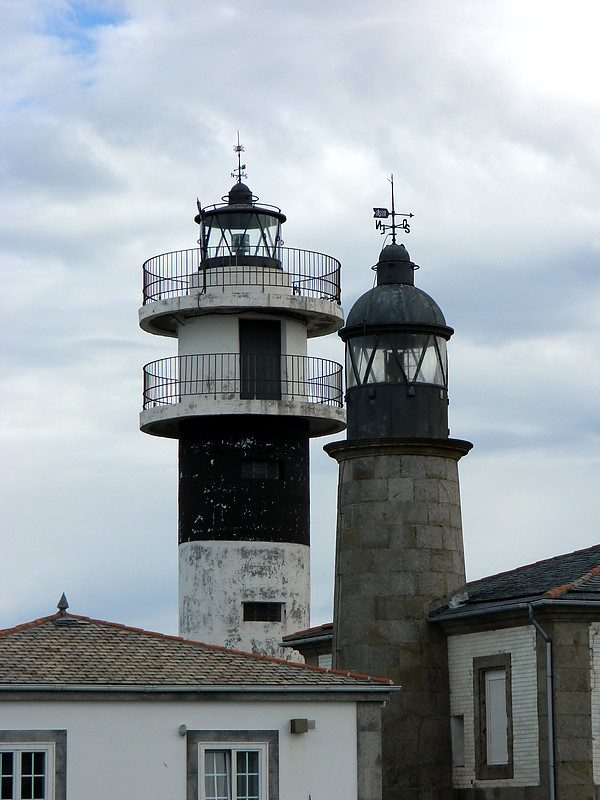 Galicia \ San Ciprian \ Faro de Punta Atalaya - new (high) and old (low)
Keywords: Bay of Biscay;Galicia;Spain;San Ciprian