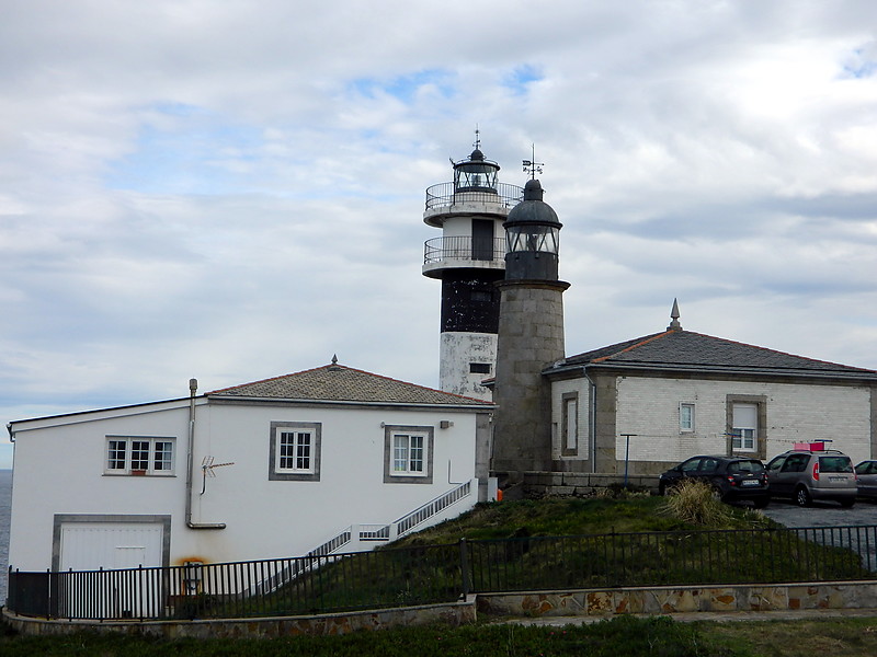 Galicia \ San Ciprian \ Faro de Punta Atalaya - new (high) and old (low)
Keywords: Bay of Biscay;Galicia;Spain;San Ciprian