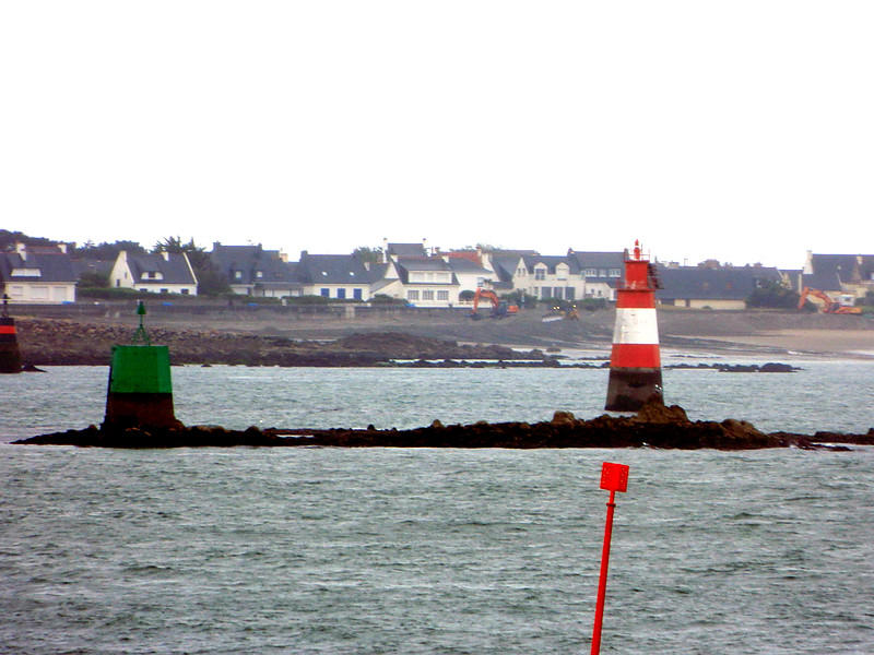 Britanny / Lorient / Passe Ouest Front Range lighthouse (red-white-red)
Keywords: Lorient;Bay of Biscay;Brittany;France;Offshore