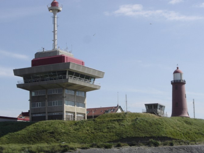 IJmuiden, HOC(traficcontrol) and frontlight
Keywords: Ijmuiden;Netherlands;North sea;Vessel Traffic Service