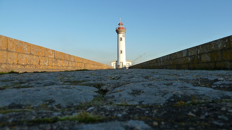 Feu du vieux môle lighthouse
Navigation light at the entrance of Loire river. 

Keywords: France;Loire;Loire-Atlantique;Saint-nazaire