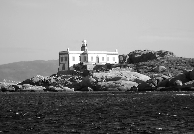 Spain - Northwest coast - Seno de Corcubión - Islote Lobeira Grande Lighthouse.
Keywords: Spain;Atlantic ocean;Galicia