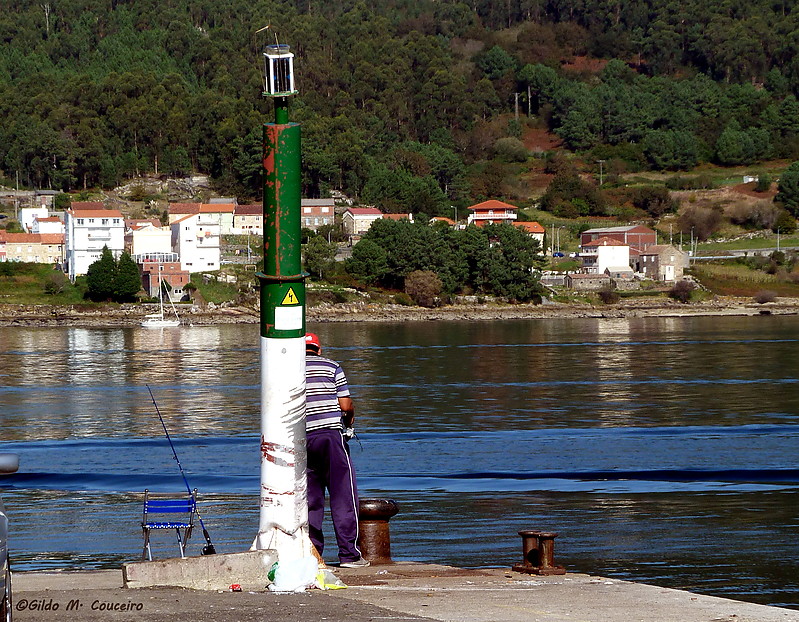 Northwest coast / Ría de Muros y Noia / Muros harbour commercial dock head light
Keywords: Muros;Spain;Galicia;Atlantic ocean