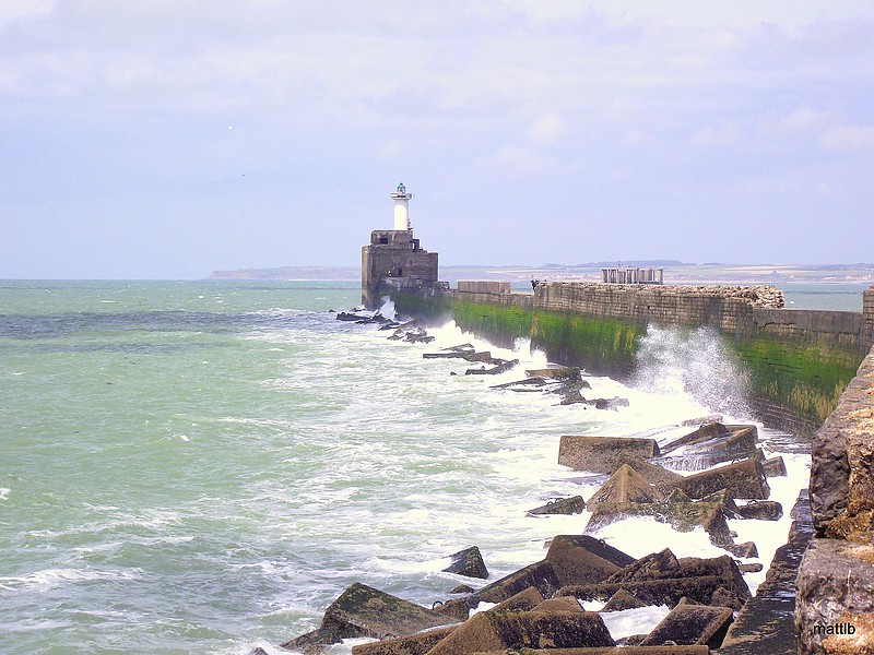 Boulogne-Sur-Mer / Digue Carnot lighthouse
Keywords: Boulogne-sur-Mer;France;English channel