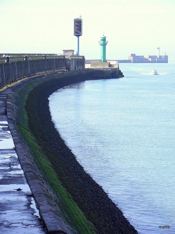 Boulogne-sur-Mer breakwater South-West lighthouse
Keywords: Boulogne-sur-Mer;France;English channel