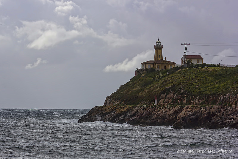 Avilés Lighthouse / Punta del Castillo 
