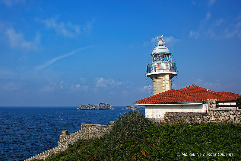 Suances Lighthouse
Keywords: Bay of Biscay;Spain;Cantabria;Suances