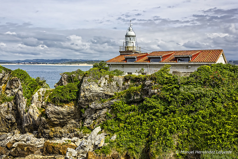 La Cerda Lighthouse
Keywords: Bay of Biscay;Spain;Cantabria;Santander