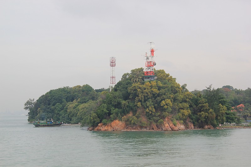 Pulau Sakijang Bendera radar tower
AKA St.John's island
Keywords: Singapore;Malacca strait;Vessel Traffic Service