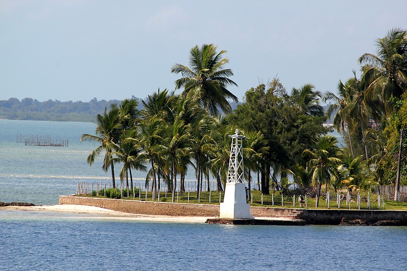 Paraguaçu lighthouse
Keywords: Brazil;Paraguacu river;Atlantic ocean