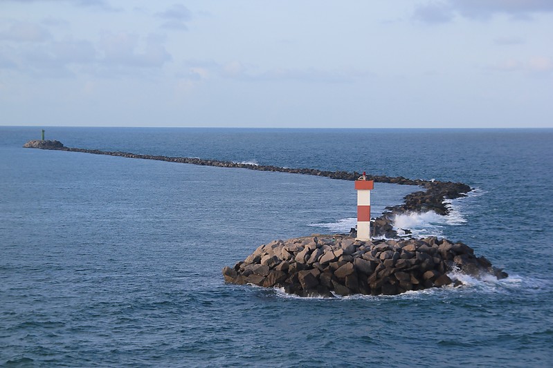 Recife Outer Breakwater South Head light
Keywords: Brazil;Atlantic ocean;Olinda;Recife