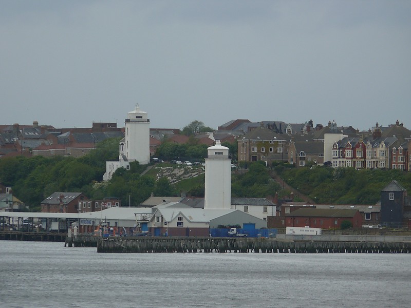 North Sea / Mouth Tyne River / North Shields / Fish Quay Low (Range Front) & High (Range Rear) Lighthouses
Keywords: England;Tyne;North sea;United Kingdom