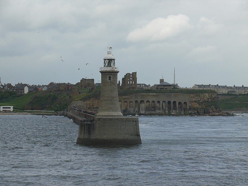 Tyne mouth / North Pier lighthouse
Keywords: England;Tyne;North sea