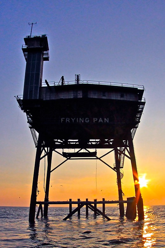 Frying Pan Tower - Light Station
Keywords: North Carolina;United States;Offshore;Atlantic ocean;Sunset