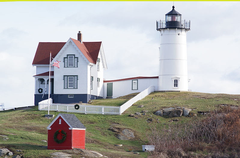 Maine / Cape Neddick lighthouse
AKA Nubble Light                      
Keywords: Maine;United States;Atlantic ocean