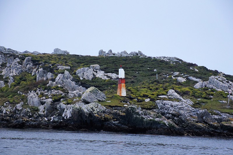 STANLEY HARBOUR - Navy Point light
Entrance to Stanley harbor
Keywords: Falkland Islands;Atlantic ocean;Stanley harbour