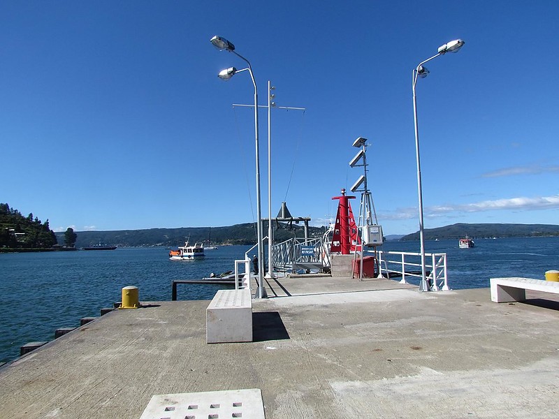Corral Passengers Pier Light
Located in Corral Town, Rivers Region, Chile
Keywords: Chile;Corral;Pacific ocean