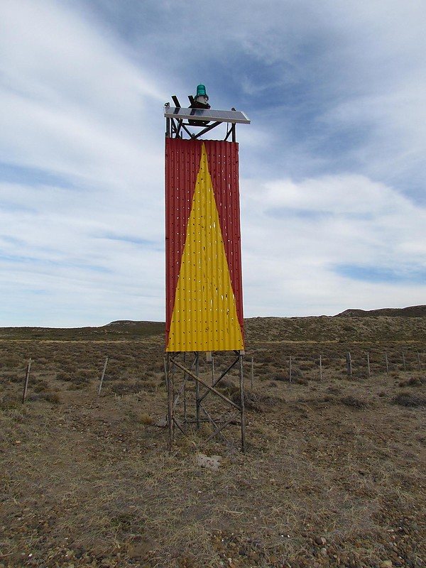 Chubut province / Fondeadero Cracker Front Leading Light
Located South of Puerto Madryn city, between Punta Conscriptos and Punta Ninfas Lighthouses, Chubut province in Argentina
Keywords: Argentina;Atlantic ocean;Nuevo Gulf