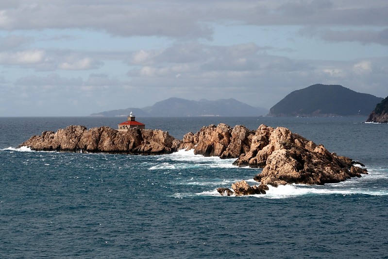 Dubrovnik - Hridi Grebeni rocks Lighthouse
Hridi Grebeni rocks Lighthouse; in the right end of photo is Pt. Bezdanj with E3595 lighthouse on Kolocep island
Keywords: Adriatic sea;Dubrovnik;Hridi Grebeni;Croatia