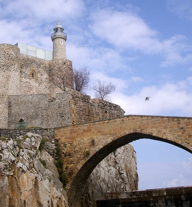 Castro-Urdiales / Castillo de Santa Ana lighthouse
Keywords: Castro Urdiales;Spain;Bilbao;Bay of Biscay