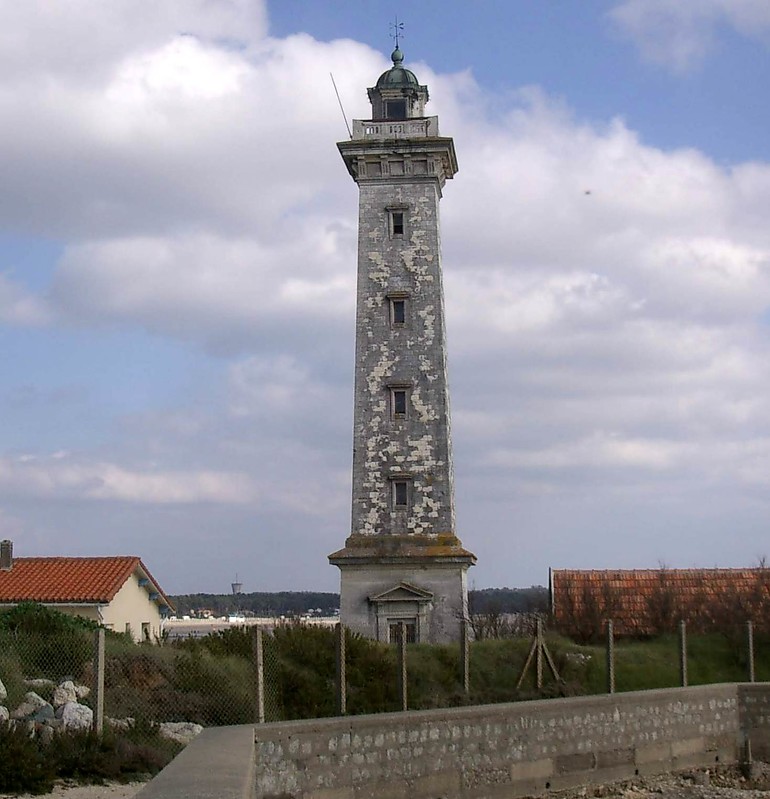 St.-Georges-de-Didonne lighthouse
Keywords: France;Charente maritime;Atlantic ocean