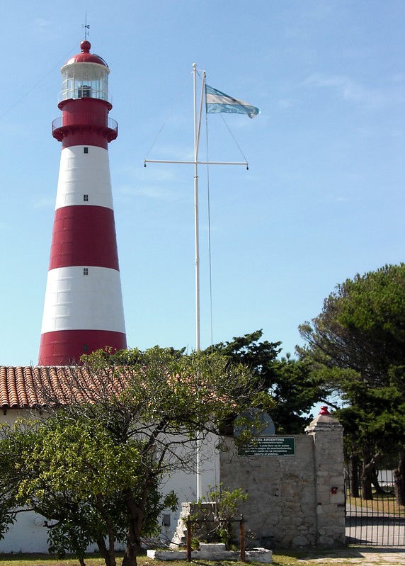 Mar del Plata / Punta Mogotes lighthouse
Reserve light Fl W 12s 12M
Keywords: Argentina;Atlantic ocean;Mar del Plata