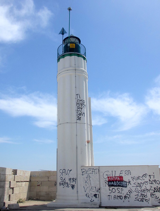 Manfredonia / Molo di Levante lighthouse
Keywords: Manfredonia;Italy;Adriatic sea