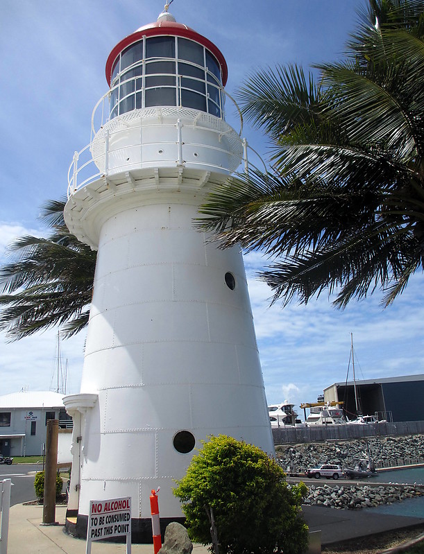Pine Islet Lighthouse
Keywords: Australia;Pacific ocean;Queensland