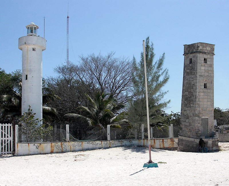 Yucatan / Celest?n lighthouses
Keywords: Celestun;Mexico;Gulf of Mexico;Yucatan