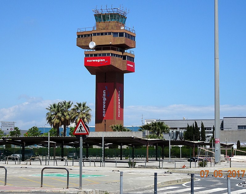 Barcelona / Muntadas Airport light
Keywords: Barcelona;Spain;Catalonia;Mediterranean sea