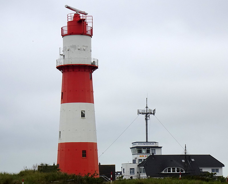 Borkum / Kleiner lighthouse
AKA K?stenfunkstelle
Keywords: Germany;Niedersachsen;Borkum;North Sea;Vessel Traffic Service
