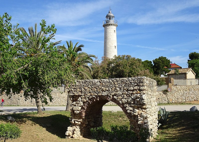Vilanova i la Geltru Lighthouse
AKA Sant Crist�?for, Punta San Cristobal
Keywords: Spain;Catalonia;Mediterranean sea