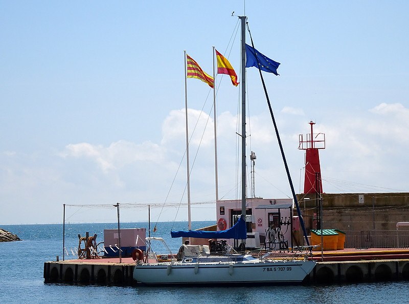 La Ametlla de Mar / West Breakwater Head light
Keywords: Mediterranean sea;Spain;Catalonia