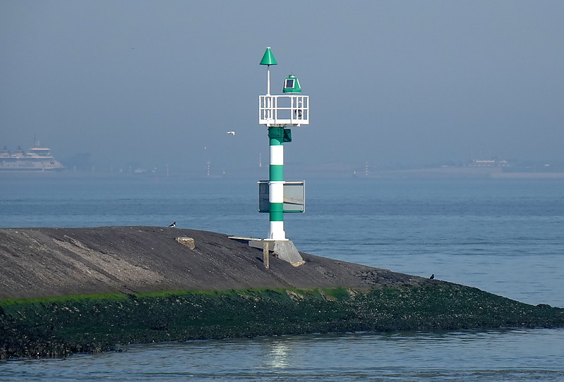 Den Helder / Wierhoofdhaven / Wierhoofd Head light
Keywords: Netherlands;North Sea;Den Helder