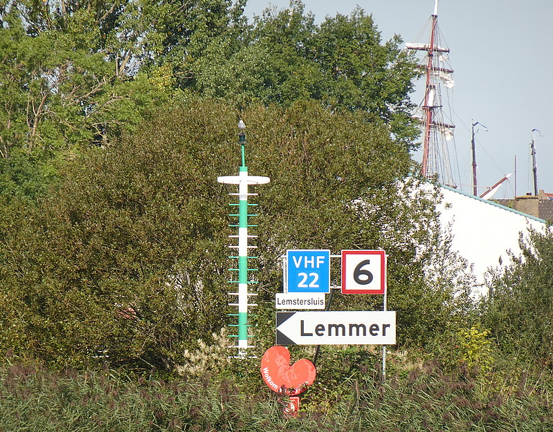 Lemmer / Vluchthaven Pier light
Keywords: Netherlands;Ijsselmeer;Lemmer
