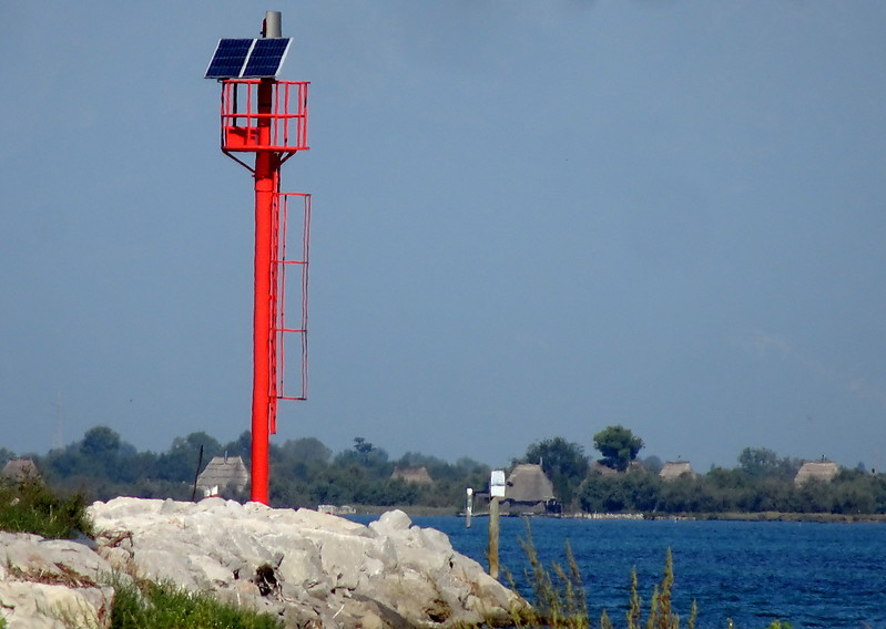 Lignano Sabbiadoro / Terramare Marina Breakwater W Side Head light
Keywords: Gulf of Venice;Italy;Adriatic sea;Lignano