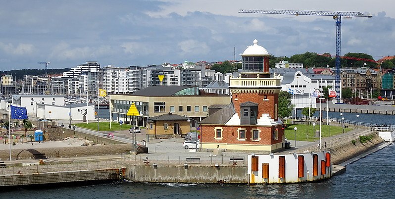 Helsingborg / Lighthouse and S Entrance Ldg Lts Rear + Front
Keywords: Oresund;Sweden;Helsingborg
