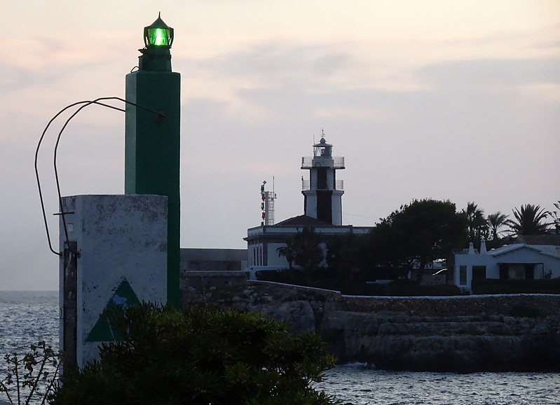 Menorca / Puerto de Ciutadella / Entrance S Shore San Nicol?s light
Keywords: Spain;Menorca;Balearic Islands;Mediterranean sea