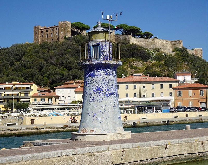 Castiglione della Pescaia / Molo del Sud lighthouse
Keywords: Italy;Mediterranean sea;Tuscany;Castiglione della Pescaia