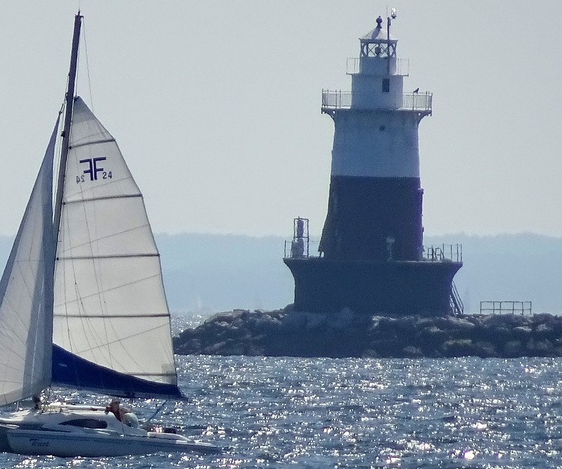 Connecticut / Greens Ledge lighthouse
Keywords: United States;Atlantic ocean;Long Island Sound;Connecticut