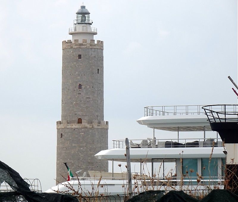 Livorno lighthouse
Keywords: Italy;Mediterranean sea;Livorno