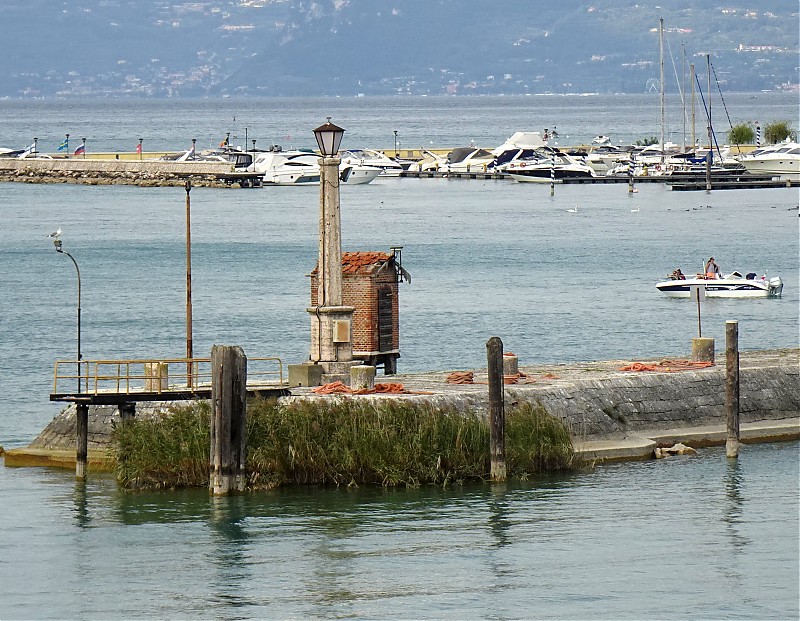Peschiere del Garda / North lighthouse
Keywords: Italy;Lake Garda