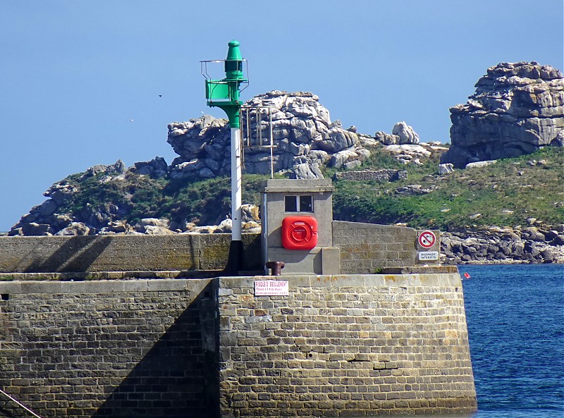 Roscoff / Ldg Lts Front Mole Nord 
Keywords: France;Brittany;English Channel;Roscoff